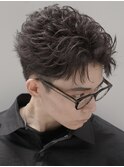 原宿フェザーパーマメンズカット大人刈り上げショートスタイル