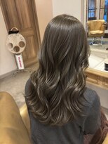 ロロネー 豊中(Lolonois) 夏にオススメオリーブカラー
