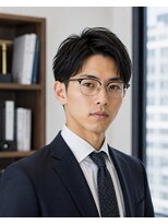 MEN's Baguz MEN'Sカット/ MEN'Sパーマ/ MEN'Sカラー 知的な印象を高める眼鏡似合わせビジネスセンターパート