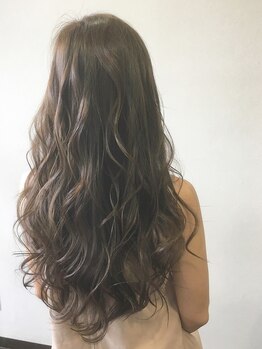 グロウズ ヘアー(GROWS HAIR)の写真/【黒川駅徒歩30秒】艶・透明感を求める大人女性殺到☆白髪染めなのに低刺激！通常のオシャレカラーも♪