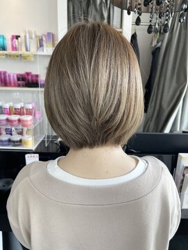 グレイス(Grace) 王道前下がりボブ