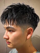 ビンゴ(BINGO)&nbsp;ba277ニュアンスカラー短髪刈り上げウルフ束感バーバースタイル