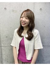 【スタイリスト/有馬　未来】パーソナルカラー診断士の資格あり。お肌を綺麗に見せる似合わせカラーが得意