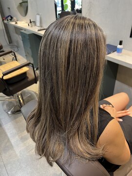 プラスシー(+C) 大人の地毛にハイライトで白髪ぼかし/薬院地毛にハイライト