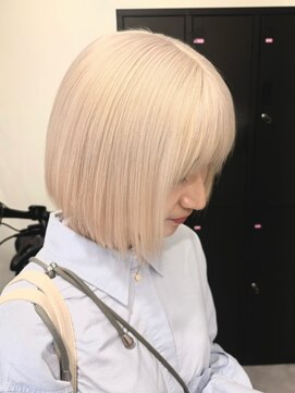 ベレーザ 渋谷(BELEZA) 10333耳かけボブ金髪くすみベーベージュオリーブベージュボブ