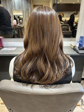 アトム(ATOM) 【赤み消しオリーブベージュ】