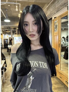 ピア(Pia) 【地毛風　黒髪ナチュラルロング × 韓国レイヤー】