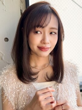 アグノス 青山(Agnos) 薄めバングこなれヘア艶感シースルーバングナチュラルカール