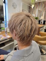 アース 長崎時津店(HAIR&MAKE EARTH)&nbsp;ホワイトベージュ×マッシュショート