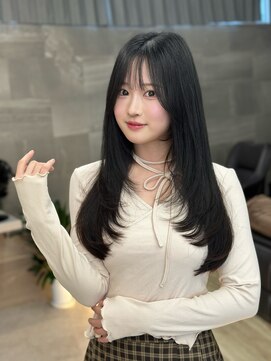 オムニス 表参道(Omnis) 暗髪黒髪美髪レイヤーカット顔周りカットロングレイヤースタイル