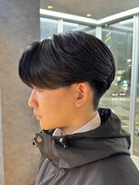 リード(REEED)&nbsp;MEN’S HAIR/刈り上げセンターパート