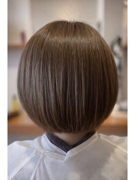 ミルキィ 五条店 ショート/ベージュ/ブラウン/50代/40代/うねり/ボブ/細毛/広がり