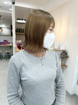 アト(Ato.) ベージュカラー×ぱつっとボブ◎
