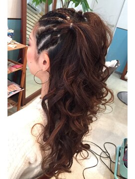ロカット サロン(Roquat Salon) 安室ちゃんヘアーコーンロー[ヘアアレンジ　立川/立川南/八王子]