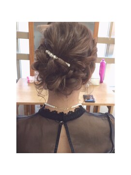 キュア(CURE) 編み込みアップ