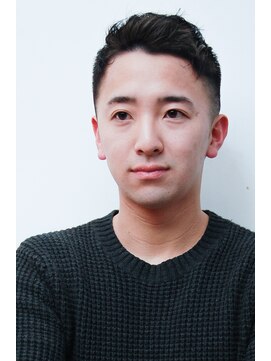 メリケンバーバーショップ コウベ(MERICAN BARBERSHOP KOBE) やりすぎないフェード刈り上げビジカジセミウェット#m