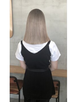 リリ(Riri) ハイトーンミルクティーベージュ