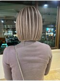 立体的バレイヤージュ×ボブカット_くすみホワイトグレージュ_