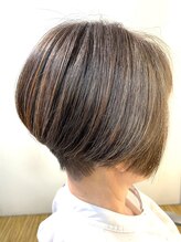 髪音(kaon) 白髪ぼかしハイライト/ショート