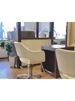 4席のみのプライベートサロン☆密にならない落ち着いた空間で,ゆったりとした時間をお過ごし頂けます<用賀>