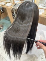 アテナ(ATENA) 圧倒的な艶感の髪質改善とオリーブカラー【中嶋翔也】