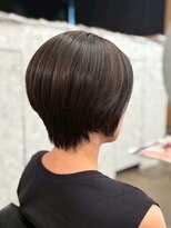 アコロン 武蔵小杉(acoron.) 面ツヤ×後頭部まるみの“くびれショート”