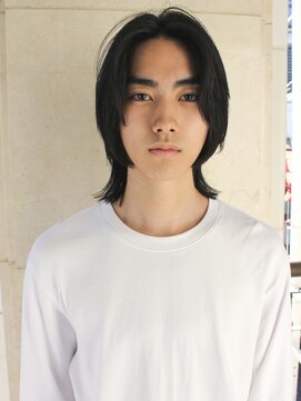 オーオ シカシカ(OOO YY) センターパートウルフ/メンズミディアムレイヤー