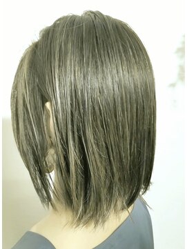 ハイライトデザインカラーオリーブグレー小顔レイヤーカット