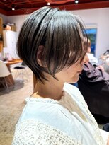 ナチュラル ヘアーデザイニング(Natural hair designing) 前下がりハンサムショート/洗練された美シルエット/凛とした色気