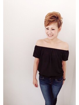 ムーンロータス(Moon Lotus) モヒカン風アップ