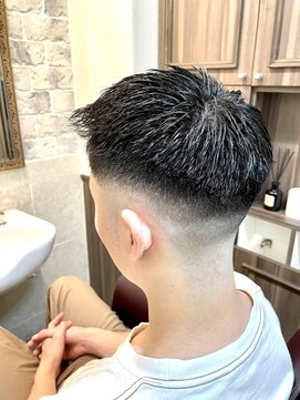 ミリオンバックス 上野(Million Bucks) ウルフ/アッシュブラック/カルマパーマ/ベリーショート