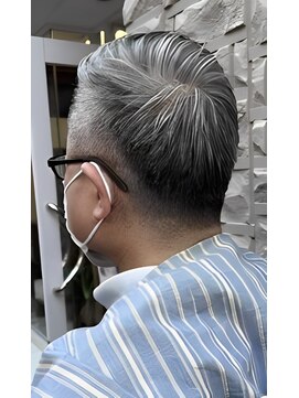 ヘアデザイン コンパス(Hair Design COMPASS) フェイドカット