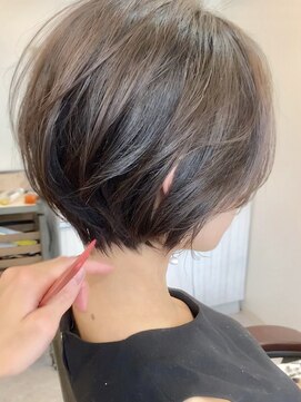 アイドットプラス 表参道(i.+omotesando) 流し前髪つや髪顔まわり簡単スタイリング丸みショートボブ