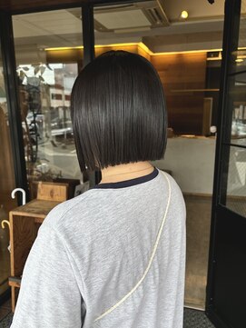 ヘア プロデュース キュオン(hair produce CUEON.) 艶髪/ナチュラルストレート/ボブ/切りっぱなし