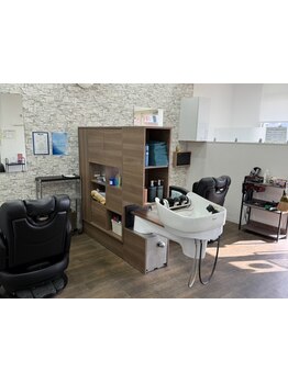 地域から愛され続ける2席だけのアットホームな理容室♪ベテランスタイリストがマンツーマンで施術します◎