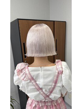 アネラ(Anela) 切りっぱなしボブ＋ホワイト【平本】