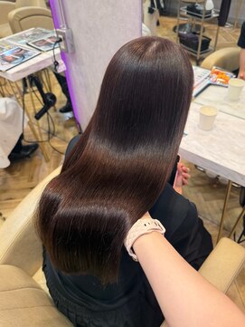 ロンド フィーユ(Lond fille) オリーブグレー/韓国風巻き/レイヤーカット/髪質改善/縮毛矯正