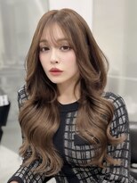 ロムーク 表参道(LOMKH)&nbsp;小顔ロングレイヤーカット顔周り冬グレージュカラー透明感カラー