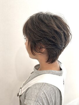 ブラウン(Brown) ワンホンレイヤー/ミルクティーブロンド/ダークブルー/藤沢美容