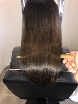 アールサロン アオヤマ(Rr SALON AOYAMA) プラチナミネコラストレート