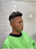 スキンフェードバーバースタイル