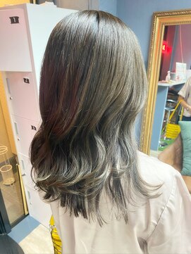 アンフィドットドゥルドゥ(AnFye.dueldo) 【AnFye】ヘーゼルグレージュ × レイヤーカット