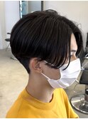 無造作ニュアンスパーマ刈り上げマッシュセンターパート