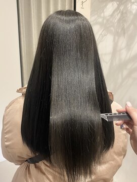 エレノア 新宿西口店(Eleanor) オリーブグレージュ