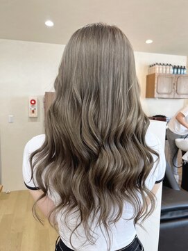 ミラシィ 成田(Mirashy) ハイライトカラーミルクティーベージュレイヤーカット