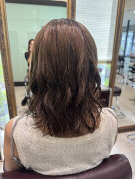 アメリ バイ アピッシュ(Amelie by apish) ミディアムパーマコテ巻き風パーマデジタルパーマミックスパーマ