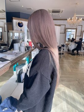 コワファースト 大分(COIFF1RST) ホワイトピンクベージュカラー