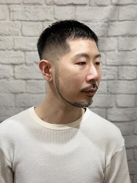 グレイスフル バーバープラチナム 六本木店(Graceful Barber platinum) ミドルフェードクロップショート