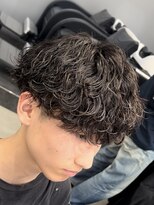 フィフス トウキョウ (fifth TOKYO)&nbsp;渋谷波巻きパーマメンズカットセンターパートウルフマッシュ