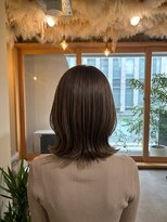 ホロル(horol)&nbsp;美髪ストレートの外ハネミディ
